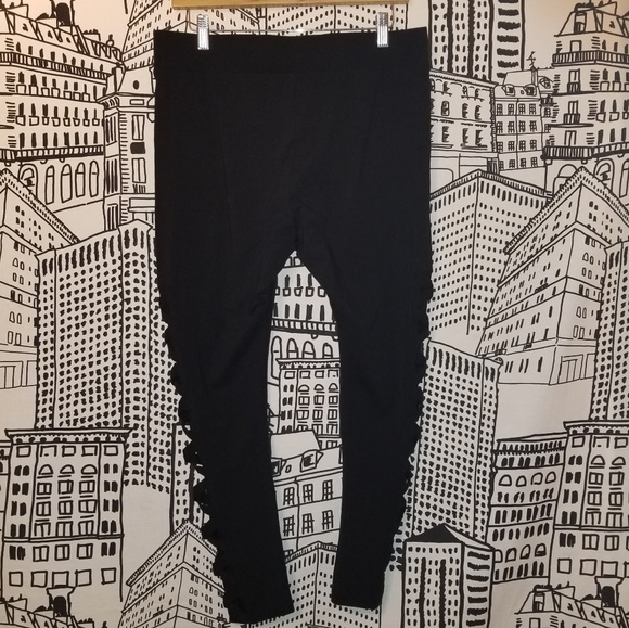 BLACK LATTICE MESH LEGGING - Picture 3 of 5